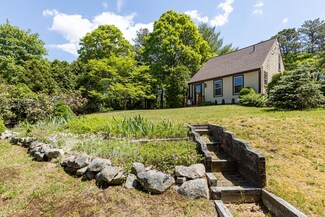 1178 Santuit-Newtown Rd, Barnstable, MA 02635