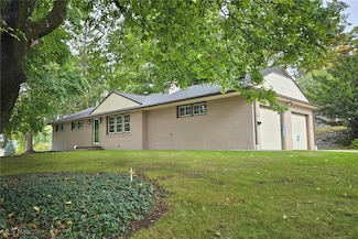 1805 Dunkeith Dr NW, Canton, OH 44708