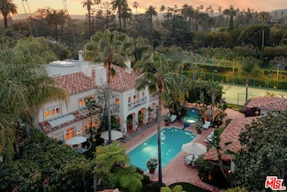 812 N Bedford Dr, Beverly Hills, CA 90210