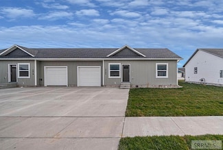 5796 N Wildrose Ave, Idaho Falls, ID 83406