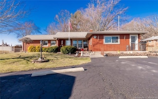 1497 S Jackson St, Salem, IN 47167