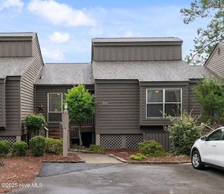 7302 Windward Dr, New Bern, NC 28560