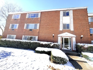 8440 Skokie Blvd Unit 103, Skokie, IL 60077
