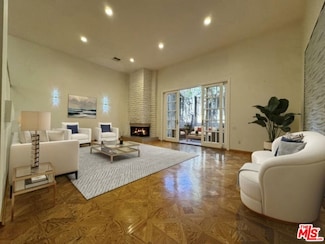 5279 Newcastle Ave Unit 1, Encino, CA 91316