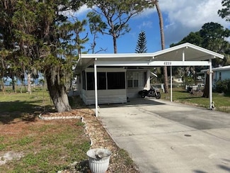 6229 Coach House Cir, Ruskin, FL 33570