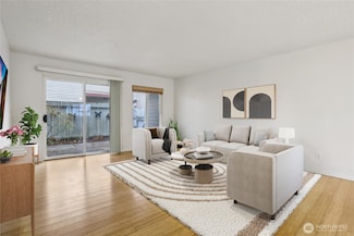 8823 Holly Dr Unit G102, Everett, WA 98208