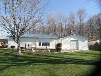 1030 E 670 S, Wolcottville, IN 46795