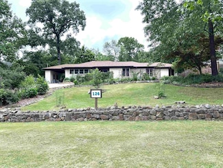 126 Circle Dr, Hot Springs National Park, AR 71901