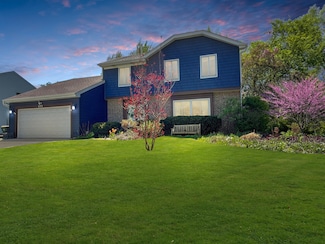 323 W Golf Rd, Libertyville, IL 60048