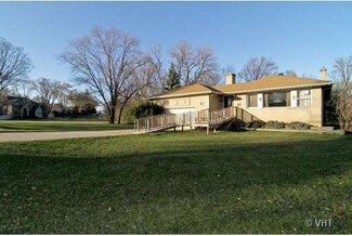 17W110 Hodges Rd, Oakbrook Terrace, IL 60181