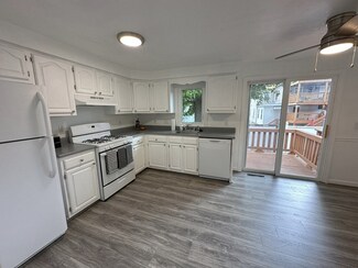 32 Bacon St Unit B, Waltham, MA 02451