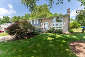 5958 Dashwood Dr, Bethel Park, PA 15102