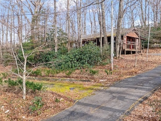 74 George St, Spruce Pine, NC 28777