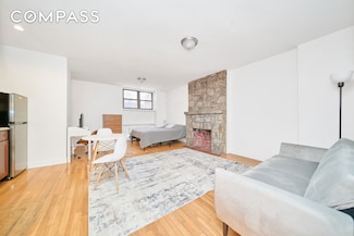 274 W 71st St Unit 1, New York, NY 10023