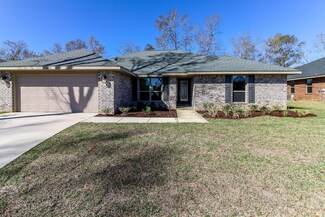 5845 Crestlake Dr, Crestview, FL 32536