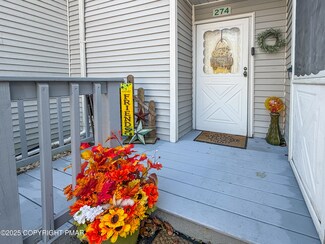 274 Nittany Ct, Mount Pocono, PA 18344