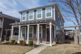 553 N Keats Dr, Fayetteville, AR 72704