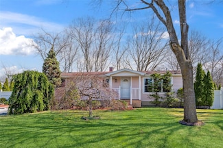 3 Longhorn Ln, East Setauket, NY 11733