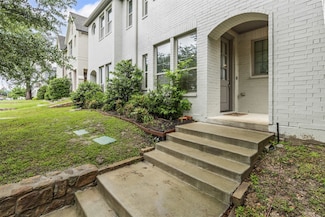 2611 Mccart Ave, Fort Worth, TX 76110