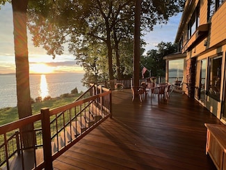25 Oakledge Dr, Burlington, VT 05401