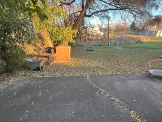 521 Cedar Crest Ct, Round Lake, IL 60073