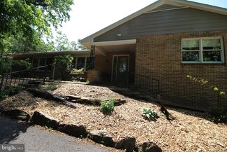 751 Hollander Rd, New Holland, PA 17557
