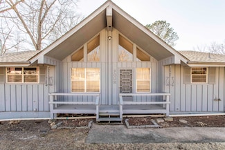 4 Winnebago Cir, Cherokee Village, AR 72529