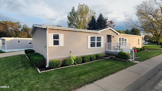 4251 Claridge Loop, Bismarck, ND 58503