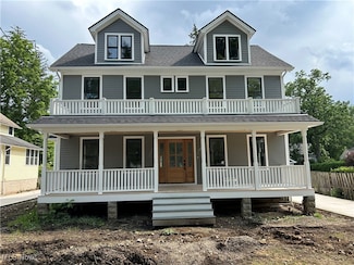 81 Hall St, Chagrin Falls, OH 44022