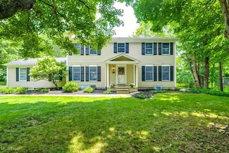 6589 Elmcrest Dr, Hudson, OH 44236
