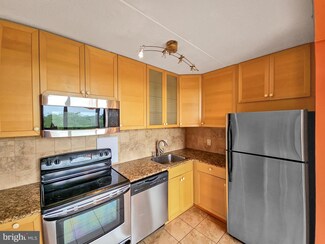 605 Playa Del Sol, Cherry Hill, NJ 08002