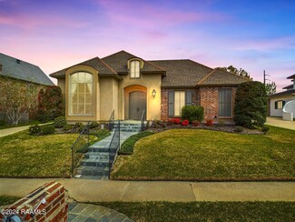 104 Oak Terrace Dr, Lafayette, LA 70508