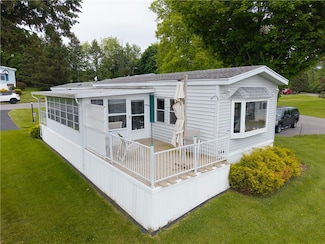4795 E Lake Rd, Livonia, NY 14487