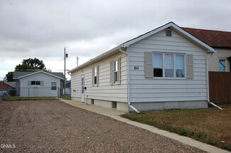 611 4th St SE, Sidney, MT 59270