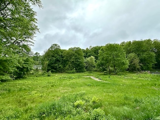 882 S Grand St, East Granby, CT 06026
