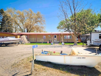 709 Andy's Lake Cir, Norfolk, NE 68701