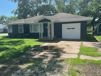 610 Virginia Ave, Altamont, KS 67330
