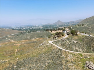 20682 Hill Top Dr, Riverside, CA 92507