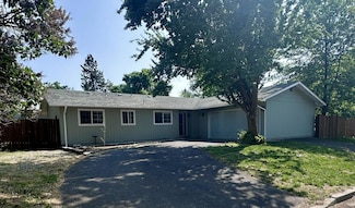 640 Pelican St, Klamath Falls, OR 97601