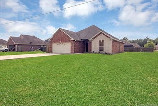1007 Isabella St, Sulphur, LA 70663