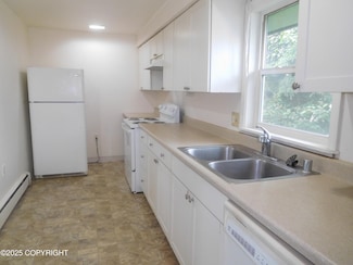 816 N Bunn St Unit 8, Anchorage, AK 99508