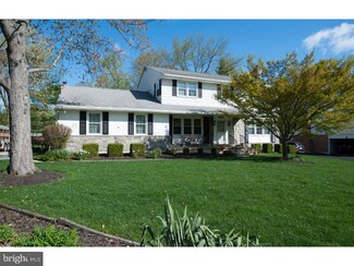 2609 Deepwood Dr, Wilmington, DE 19810