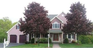 11 Fairway Dr, Woburn, MA 01801
