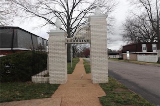 1679 Blue Ridge Dr Unit F, Saint Louis, MO 63125