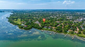 1321 Serpentine Dr S, Saint Petersburg, FL 33705