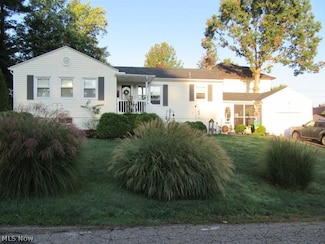 2445 Edison Ave, Zanesville, OH 43701