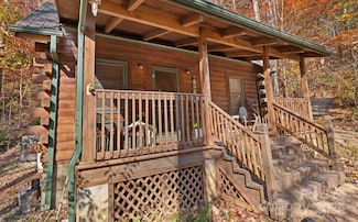 65 Charleston Harbor Dr, Saluda, NC 28773