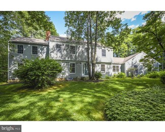 82 New Rd, Lambertville, NJ 08530