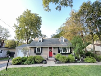 353 Acacia Rd, Scotch Plains, NJ 07076