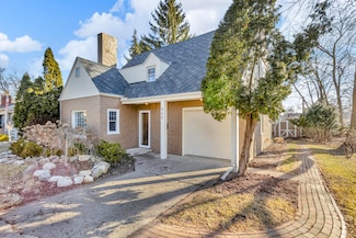 909 S Thompson St, Jackson, MI 49203